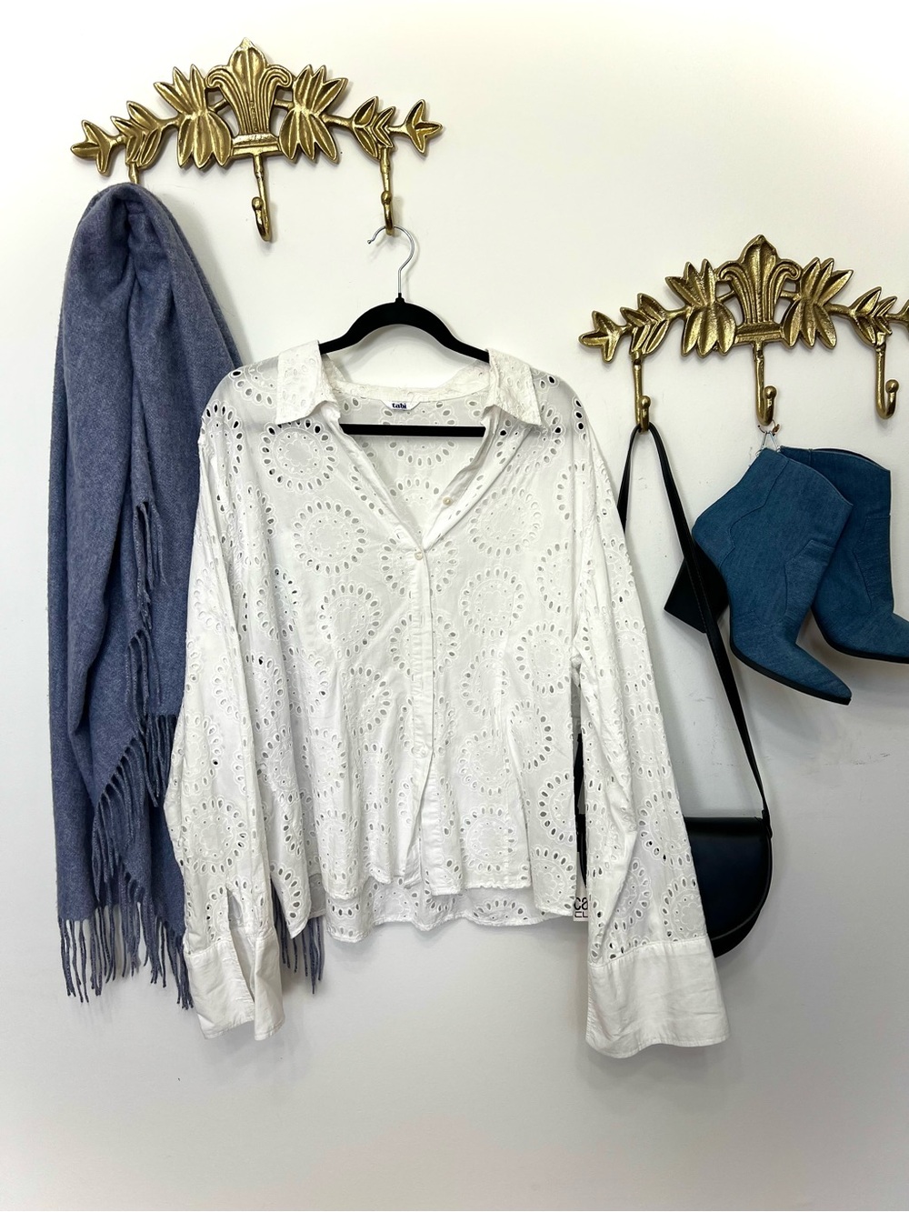 100% cotton eyelet button down Xl ptp 25”